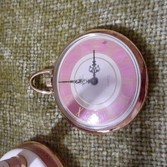 1986 Small Clock - Celebrating 100 Years AVON. - Picture 7 of 9